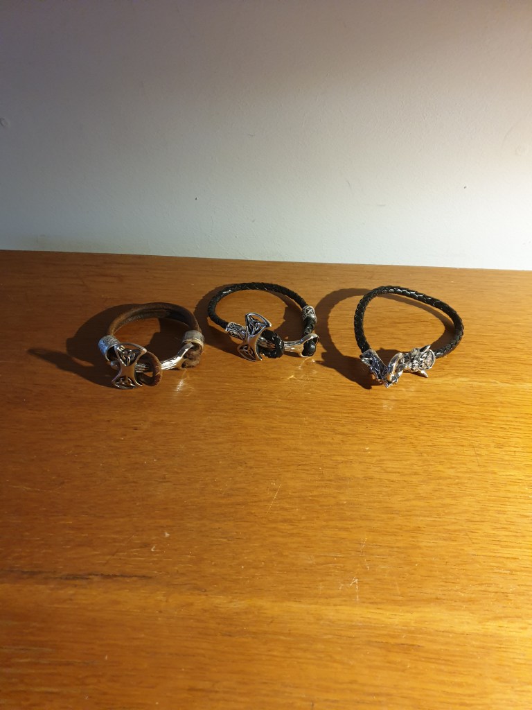 bracelet cuit t^te de dragon ou  marteau de Tor